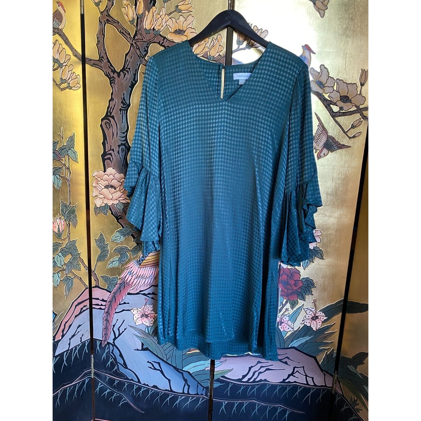 CALVIN KLEIN Womens Green Keyhole Back Bell Sleeve V Neck Short Shift Dress 4