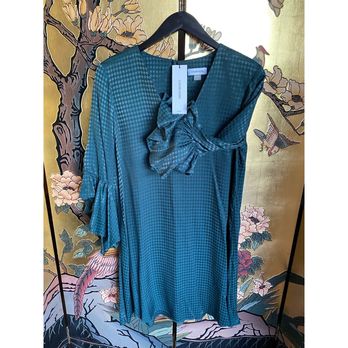 CALVIN KLEIN Womens Green Keyhole Back Bell Sleeve V Neck Short Shift Dress 4