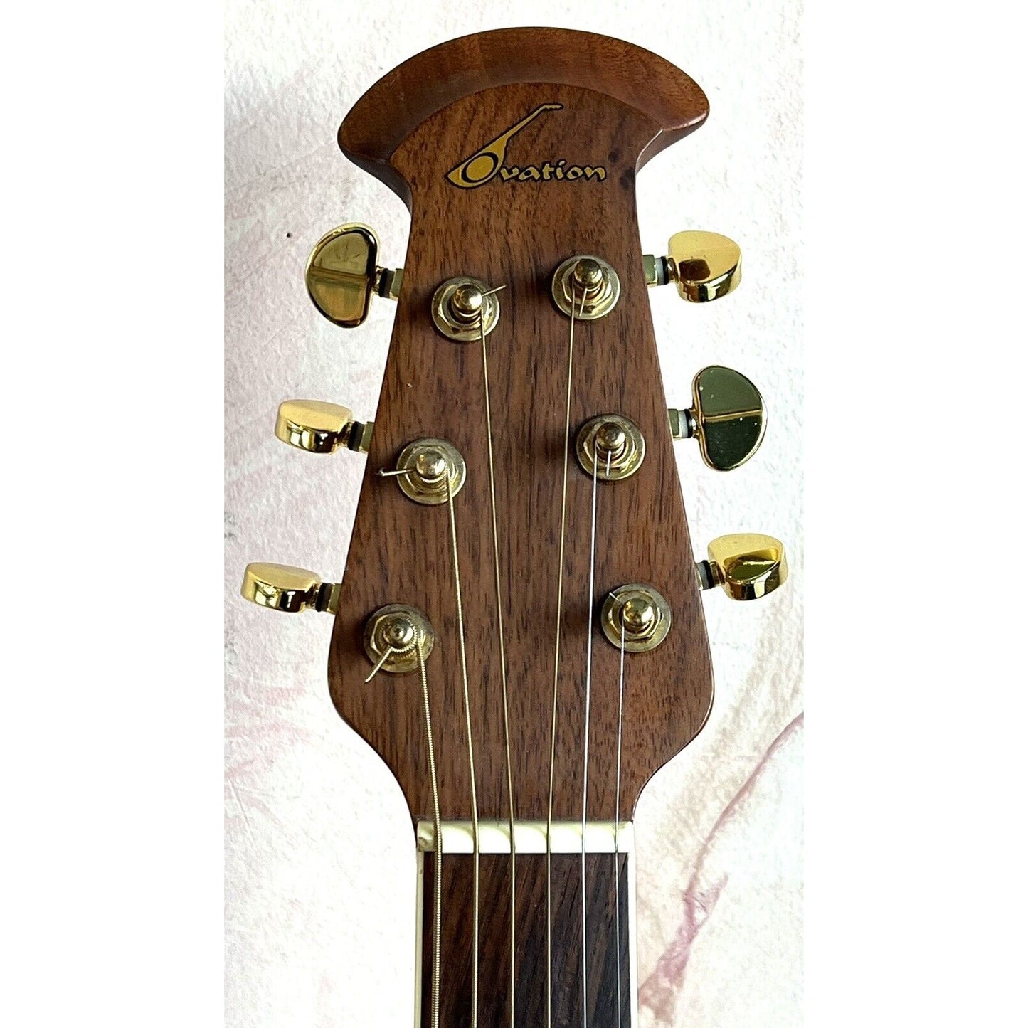 Ovation Celebrity CS257 Acoustic-Electric Guitar