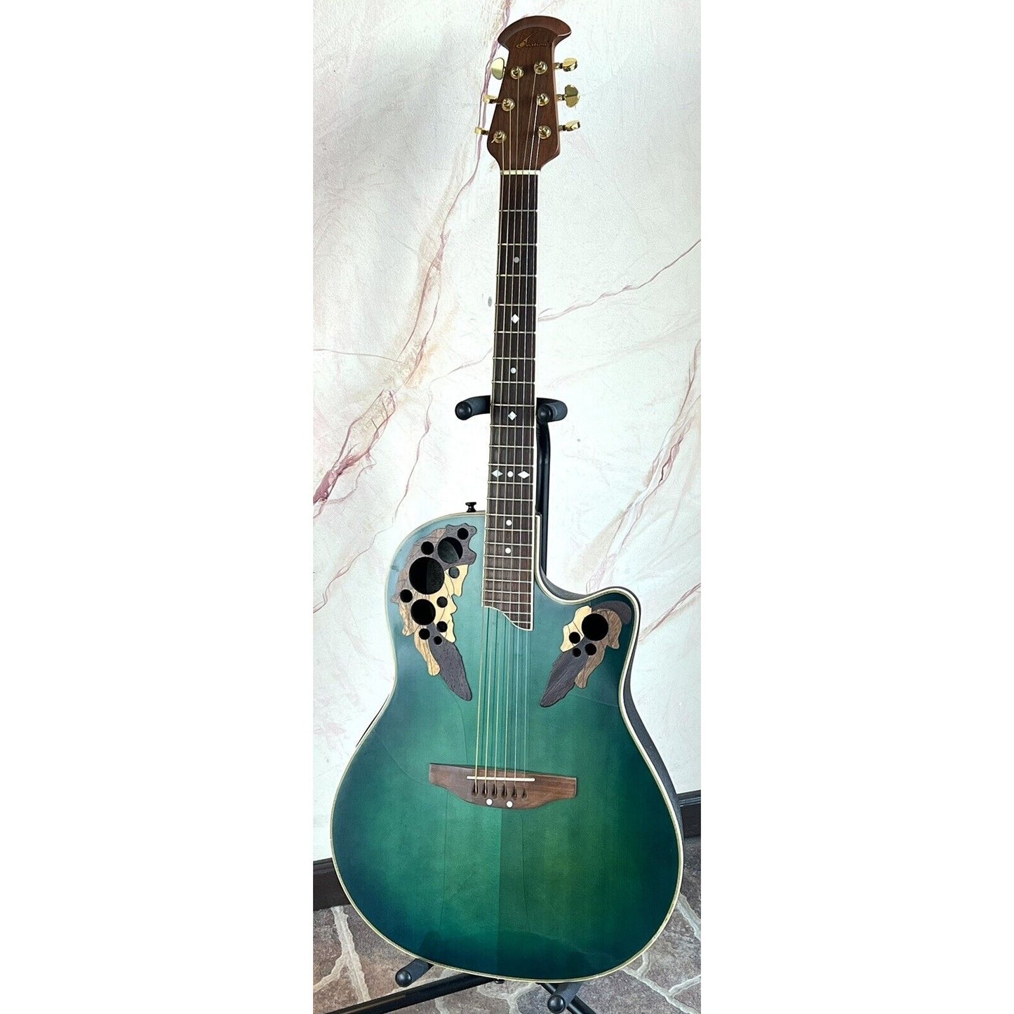 Ovation Celebrity CS257 Acoustic-Electric Guitar