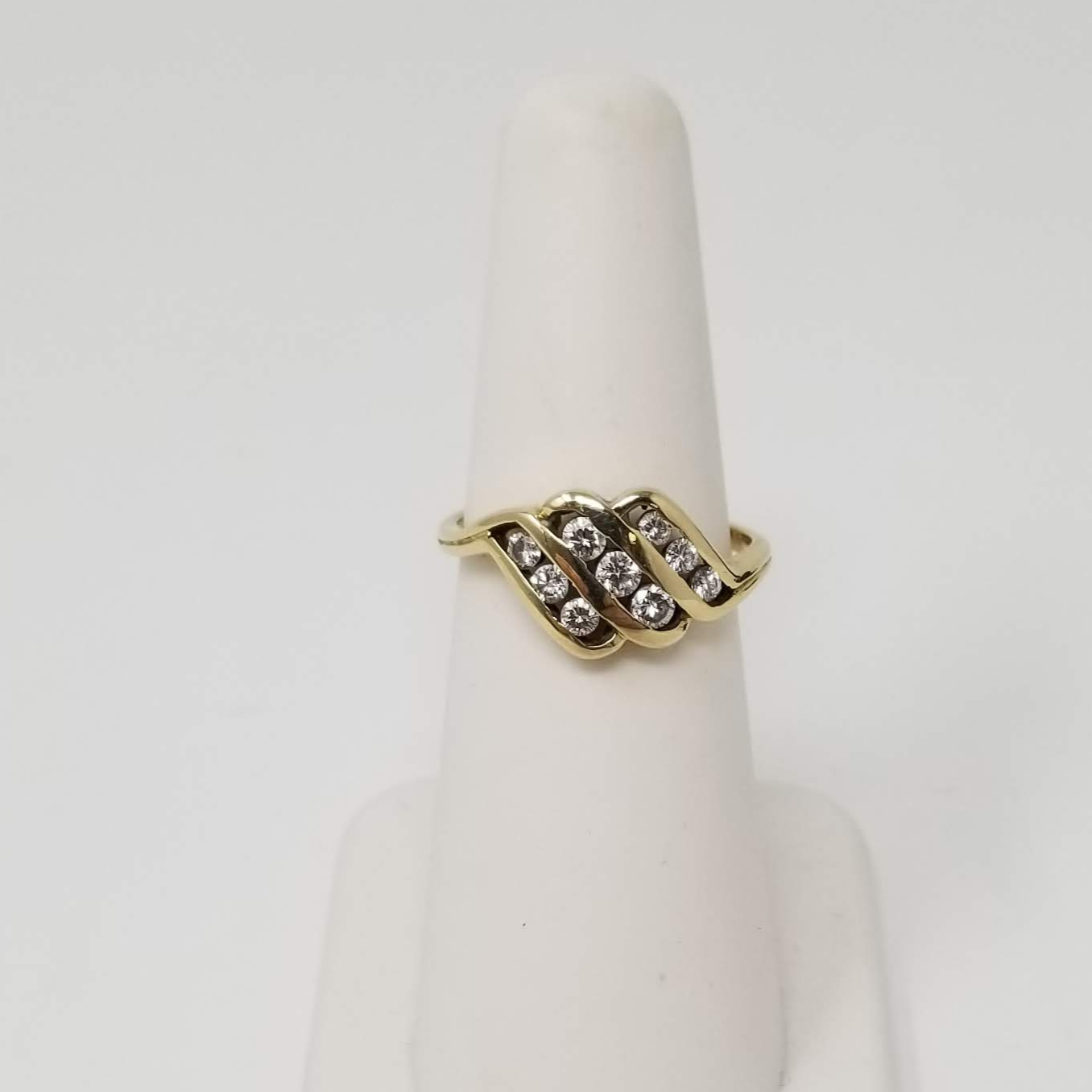 Cocktail Ring - 9 Round Brilliant Diamonds - Size 6.75 - 14K Yellow Gold
